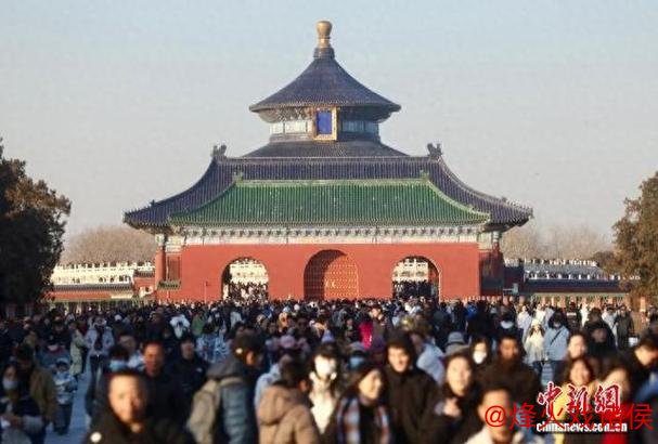 元旦假期北京游客接待量超880万 旅游总收入突破百亿元